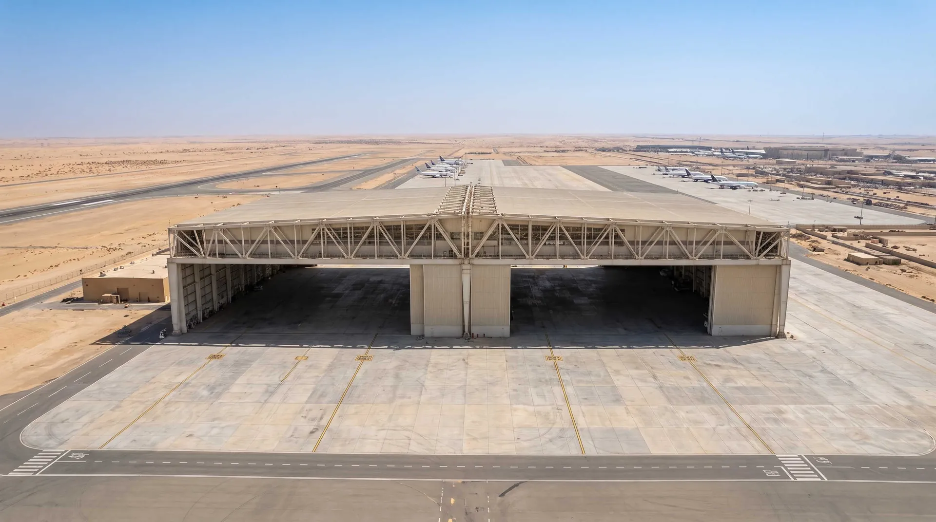 135m Total Frontage Dual-Bay Wide-Body Aviation Maintenance Hangar in Riyadh, Saudi Arabia: Precision Deflection Control on Center-Post Girders, Desert Thermal Stress Relief, and Fast-Track Turnkey Erection