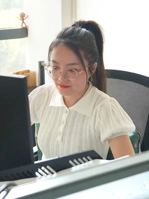 Chloe Lin